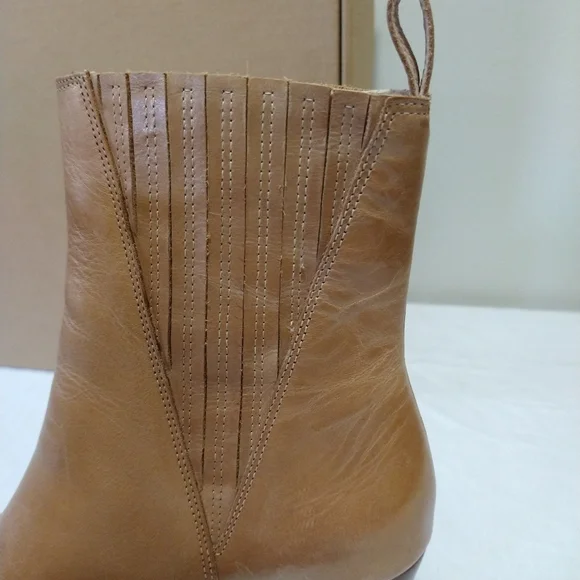 Matisse Tan Elevation Leather Stacked Heel Booties - Picture 3 of 14